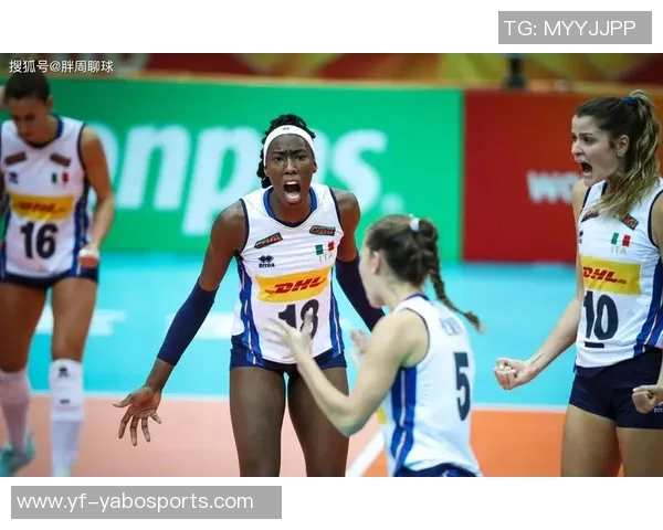 意大利女排奥运冠军埃格努亲临国米与劳塔罗互换球衣展现体育精神 意大利女排奥运冠军埃格努亲临国米与劳塔罗互换球衣展现体育精神