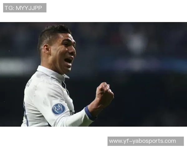 米兰2526赛季全家福揭晓阿莱格里与莫德里奇同框引热议 米兰2526赛季全家福揭晓阿莱格里与莫德里奇同框引热议