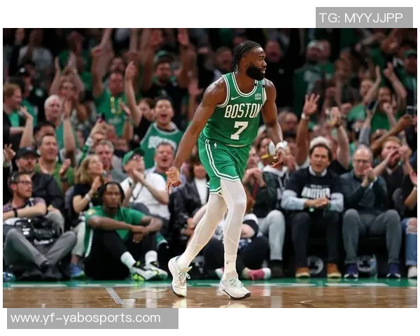 杰伦布朗谈球队阵容变动强调替代球员需要时间适应