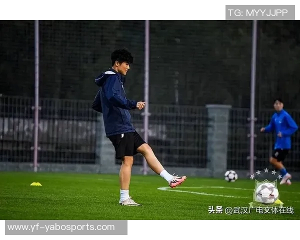 武汉女足主帅分析五线作战挑战强调奥克兰联身体素质与侵略性优势