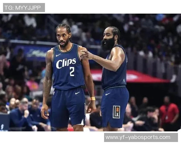 快船分享哈登与中国留学生约翰郝亲密合影表达感激之情